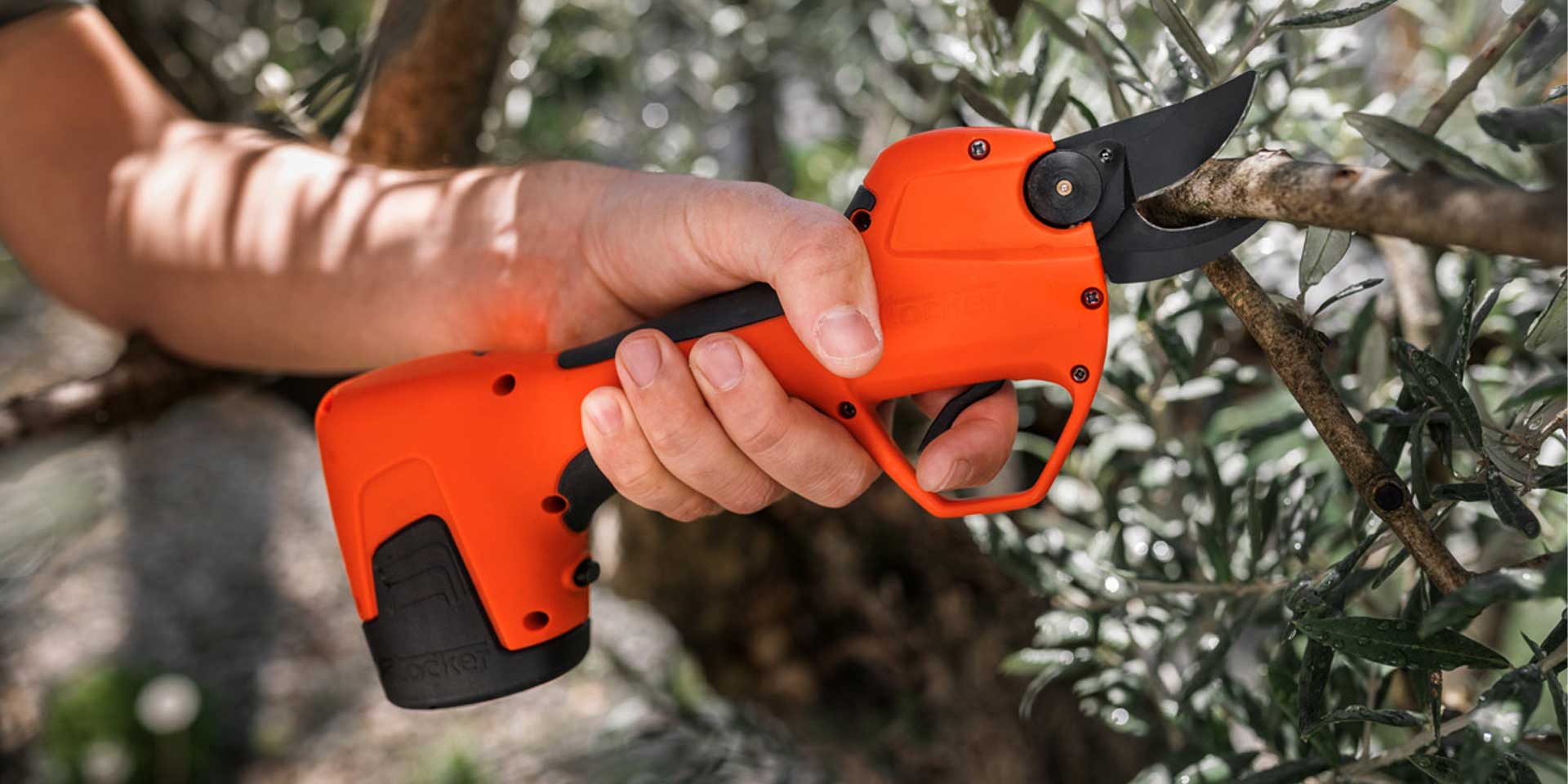 The new Vulcano E30 pruning shears for Stocker